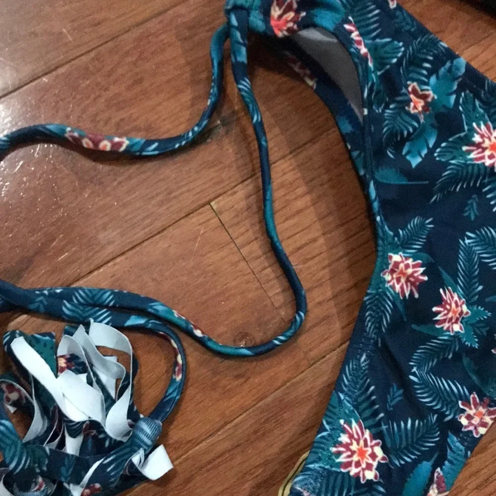 NWT triangle bikini M